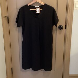 Black V-Neck Short Sleeve Dress